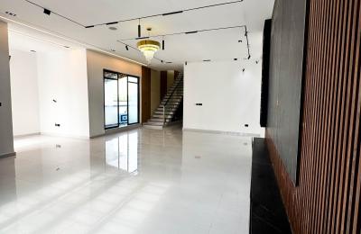 Luxury 6 bedroom fully detached duplex with swimming pool