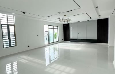 Luxury 6 bedroom fully detached duplex with swimming pool
