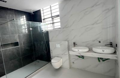 Luxury 6 bedroom fully detached duplex with swimming pool