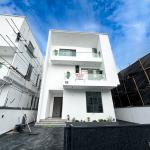 Luxury 6 bedroom fully detached duplex with swimming pool