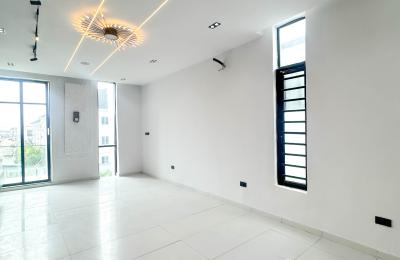 Contemporary 5 bedroom fully detached duplex with swimming pool
