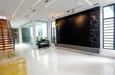Contemporary 5 bedroom fully detached duplex with swimming pool