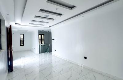 5 bedroom fully detached duplex with swimming pool