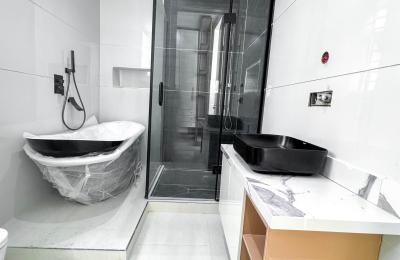 5 bedroom fully detached duplex with swimming pool