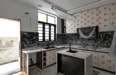 5 bedroom fully detached duplex