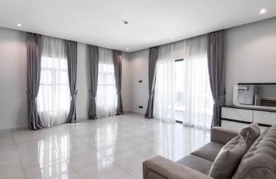 5 bedroom fully detached duplex with swimming pool