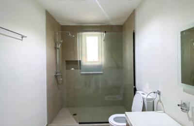 5 bedroom fully detached duplex with swimming pool