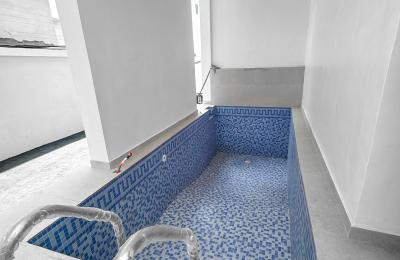 5 bedroom fully detached duplex with swimming pool