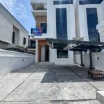 5 bedroom fully detached duplex with rooftop swimming pool