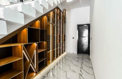 5 bedroom fully detached duplex with rooftop swimming pool