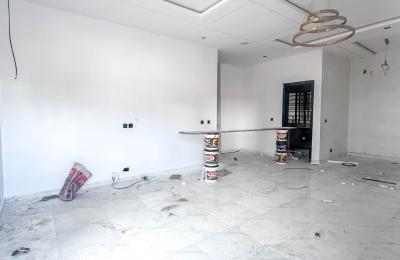 Contemporary 5 bedroom fully detached