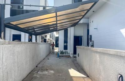 Contemporary 4 bedroom semi detached