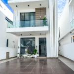 Contemporary 4 bedroom fully detached