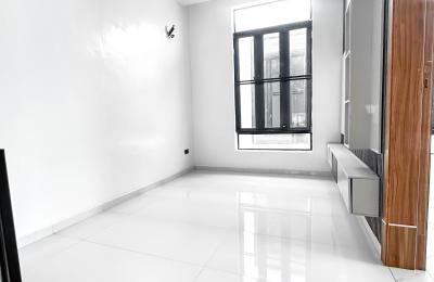 Contemporary 4 bedroom fully detached