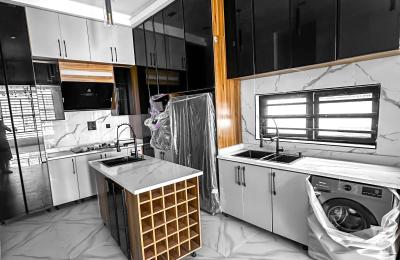 Contemporary 4 bedroom fully detached