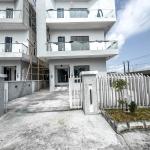 5 bedroom fully detached duplex with swimming pool