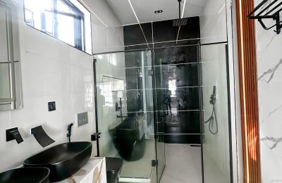 4 bedroom fully detached duplex
