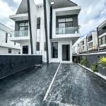 4 bedroom semidetached duplex