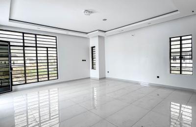 5 bedroom fully detached duplex with swimming pool