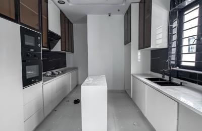 5 bedroom fully detached duplex with swimming pool