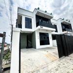 5 bedroom fully detached duplex