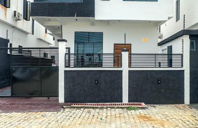 4 bedroom fully detached duplex