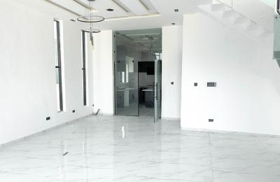 4 bedroom fully detached duplex with swimming pool