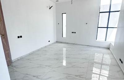 4 bedroom fully detached duplex with swimming pool