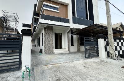 Contemporary 6 Bedroom Fully Detached Duplex