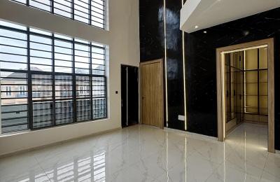 Contemporary 6 Bedroom Fully Detached Duplex