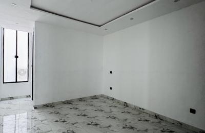5 Bedroom Fully Detached Duplex with Swimming pool