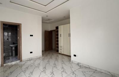 Luxury 2 Bedroom Apartment Suitable For Shortlet