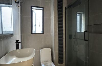 Contemporary 2 Bedroom Apartment with Swimming Pool