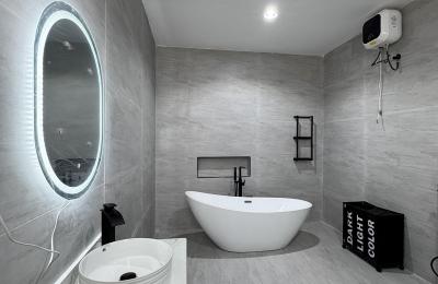 Luxury 5 Bedroom Fully Detached Duplex with Swimming Pool