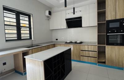 Contemporary 4 Bedroom Semi-Detached Duplex with BQ