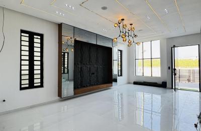5 Bedroom Fully Detached Duplex with Swimming pool