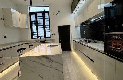 Luxury 5 Bedroom Fully Detached Duplex with Swimming Pool