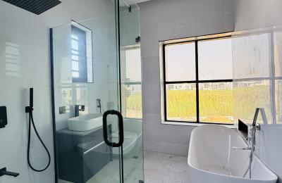 5 Bedroom Fully Detached Duplex with Swimming pool