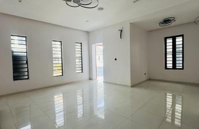 Contemporary 4 Bedroom Semi-Detached Duplex with BQ