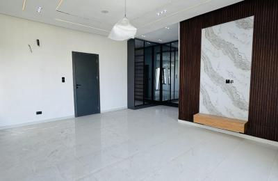 5 Bedroom Fully Detached Duplex with Swimming pool