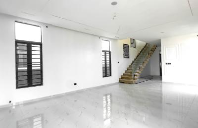 Contemporary 5 Bedroom Fully Detached Duplex with BQ