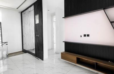 Contemporary 5 Bedroom Fully Detached Duplex with BQ