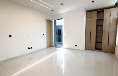 5 Bedroom Fully Detached Duplex with BQ