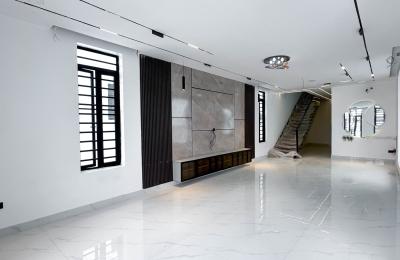 Contemporary 5 Bedroom Fully Detached Duplex