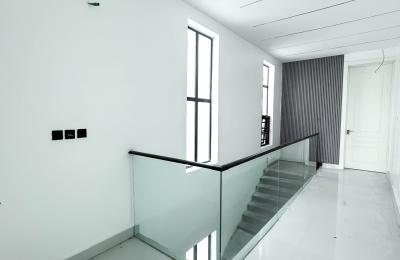 Contemporary 5 Bedroom Fully Detached Duplex