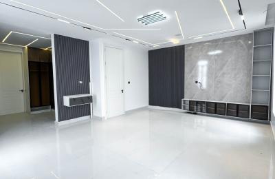 Contemporary 5 Bedroom Fully Detached Duplex
