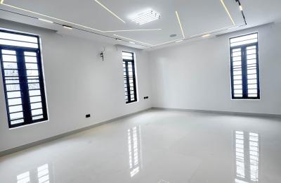 Contemporary 5 Bedroom Fully Detached Duplex