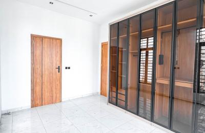 Contemporary 5 Bedroom Fully Detached with BQ