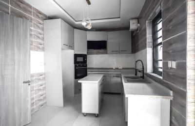 Modern 5 Bedroom Semi-Detached Duplex