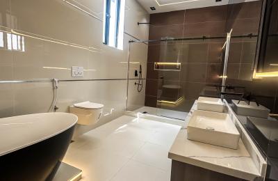 Contemporary 5 Bedroom Fully Detached Duplex with BQ